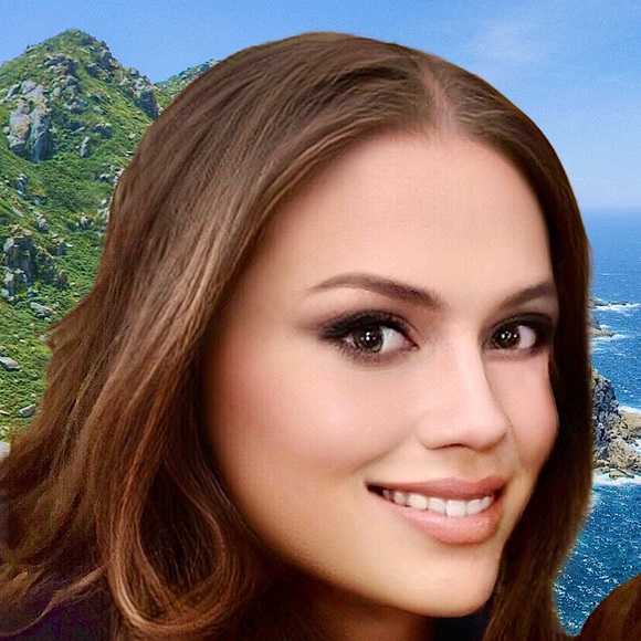 Meet your Posher, Nicole - Picture 1 of 1